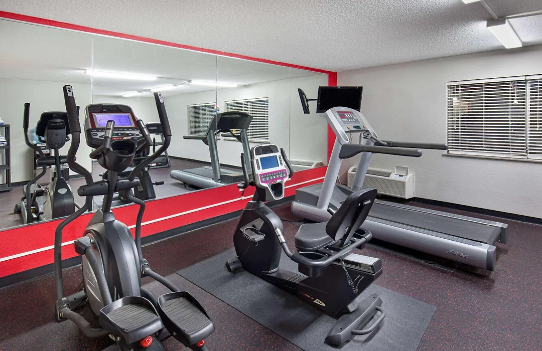 Ramada By Wyndham Bowling Green-1