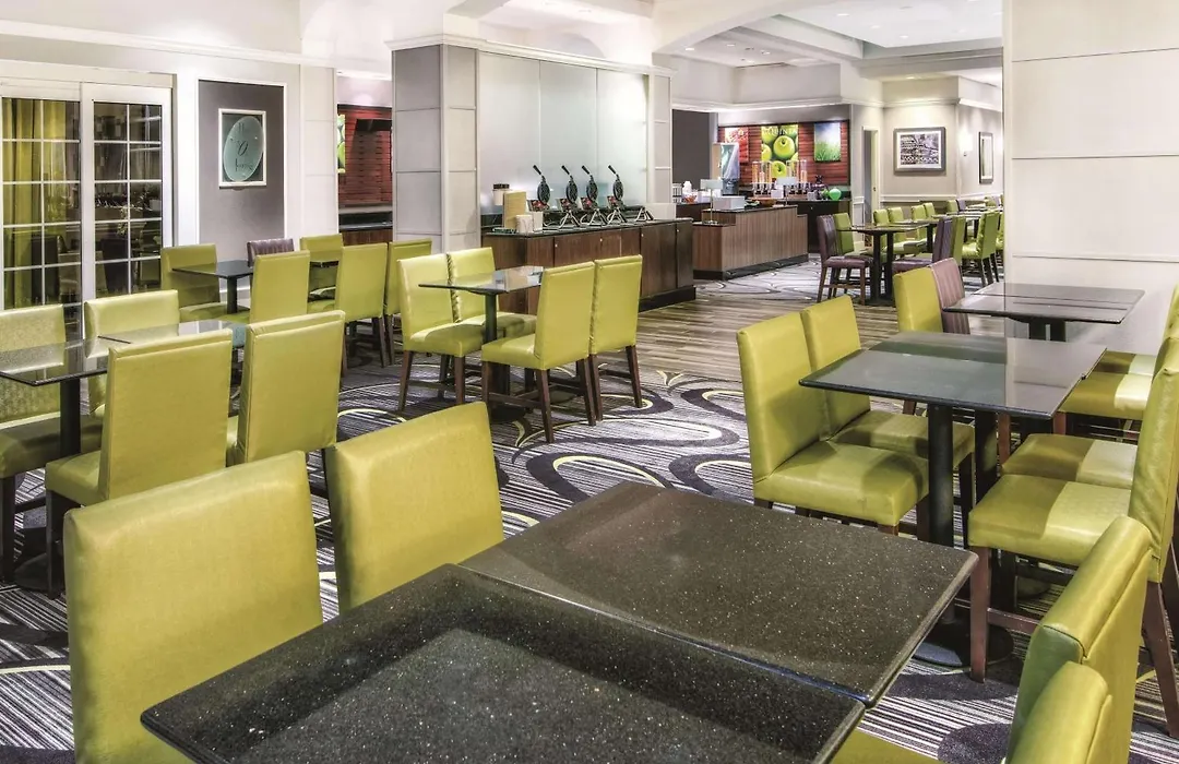 La Quinta Inn & Suites By Wyndham San Antonio Riverwalk-1