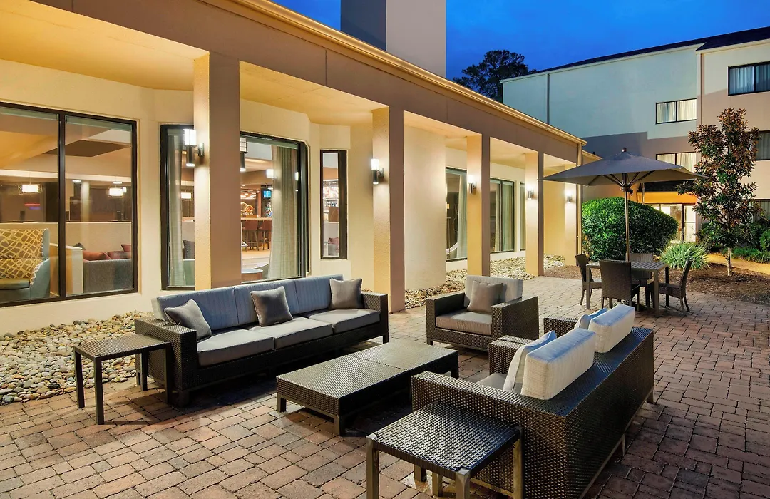 Courtyard By Marriott Savannah Midtown-1