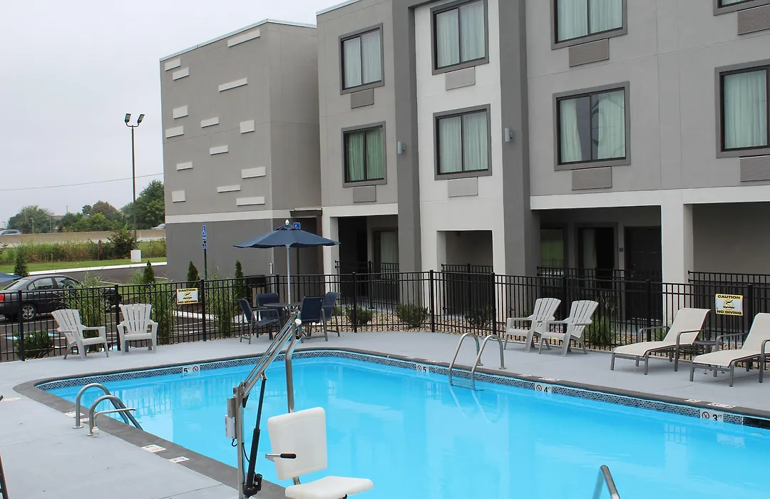 Best Western Plus Bowling Green-1