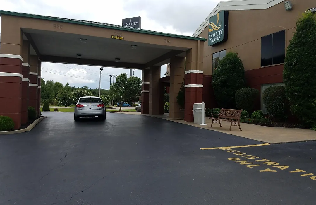 Quality Suites Paducah I-24-1