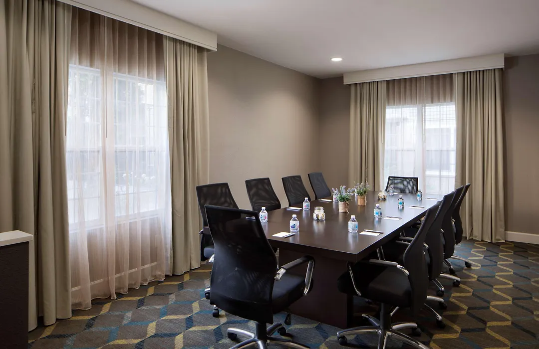 Sonesta Es Suites Fresno-1