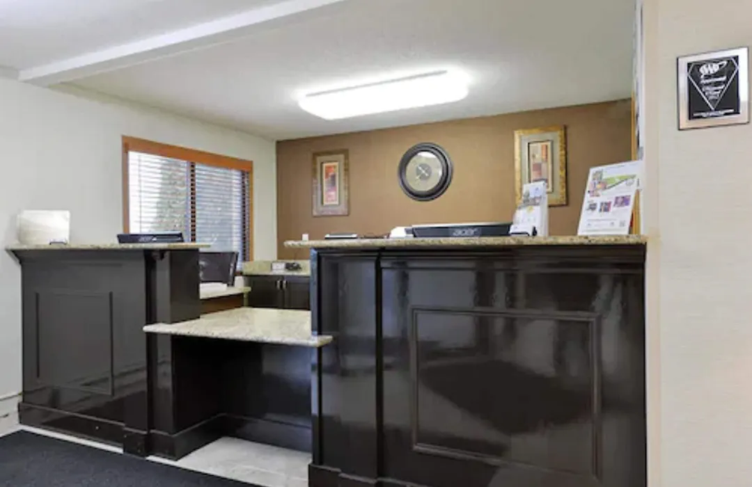 Americas Best Value Inn And Suites Bismarck-1