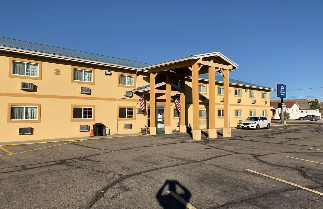 Americas Best Value Inn & Suites Sidney-1