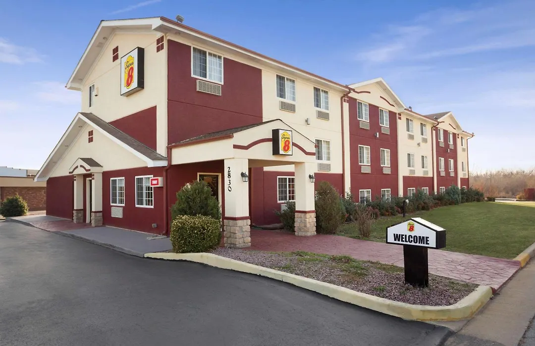 Super 8 By Wyndham Joplin-1