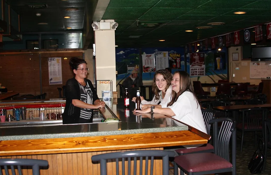 Gladstone Inn And Suites-1
