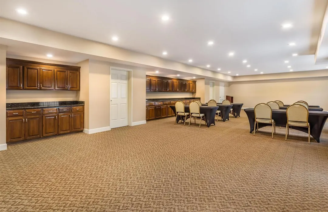 Best Western Plus Valdosta Hotel & Suites-1