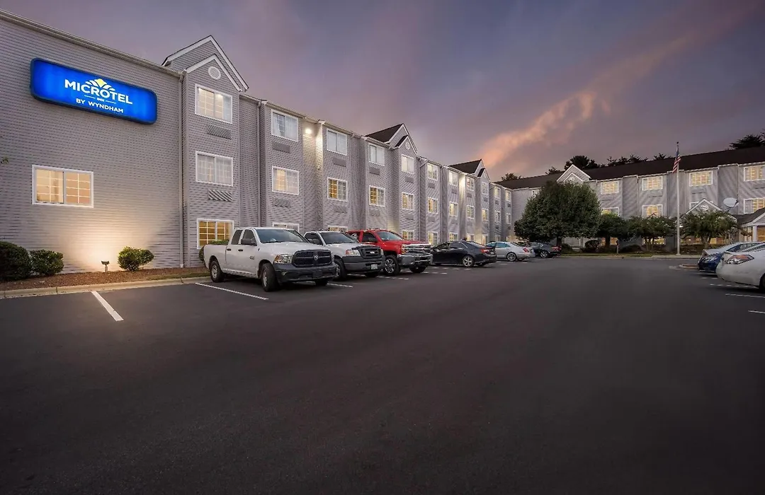 Microtel Inn By Wyndham Greensboro-1