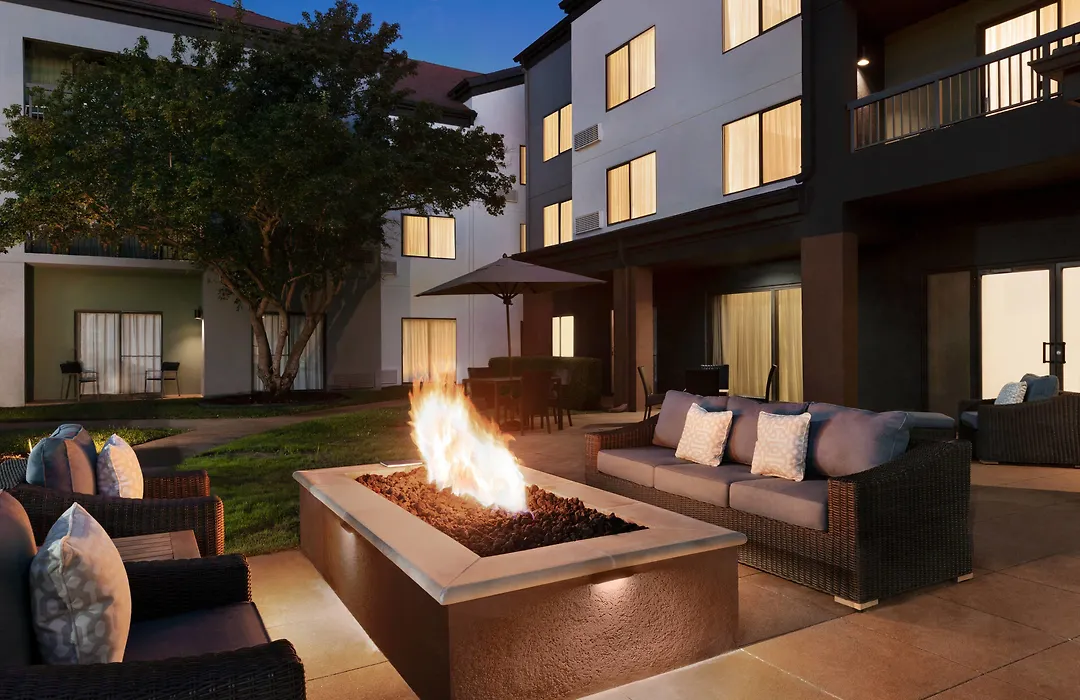 Courtyard By Marriott Tulsa Central-1