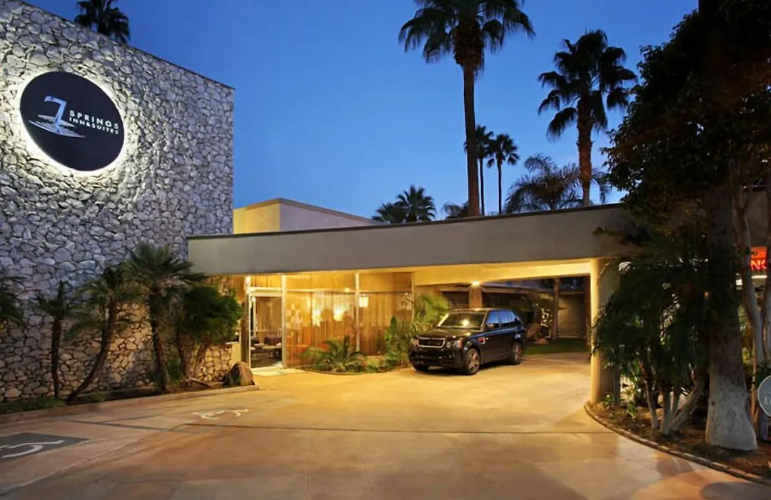 7 Springs Inn & Suites-1