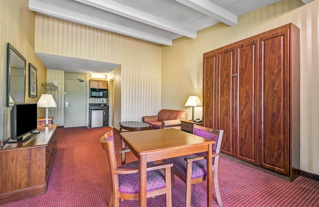 Homespring Inn & Studios - Hartford South - Rocky Hill-1