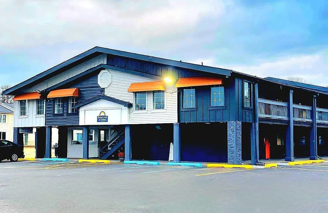 Days Inn And Suites By Wyndham Port Huron-1