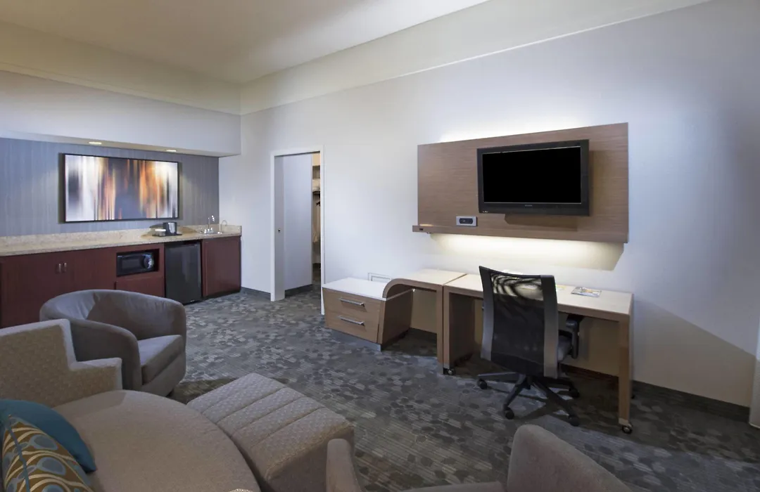 Courtyard By Marriott Dothan-1