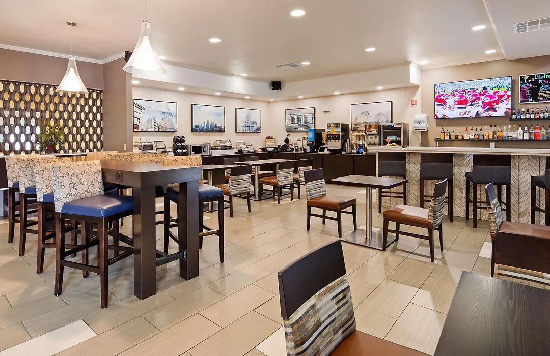 Best Western Plus Kansas City Airport - Kci East-1