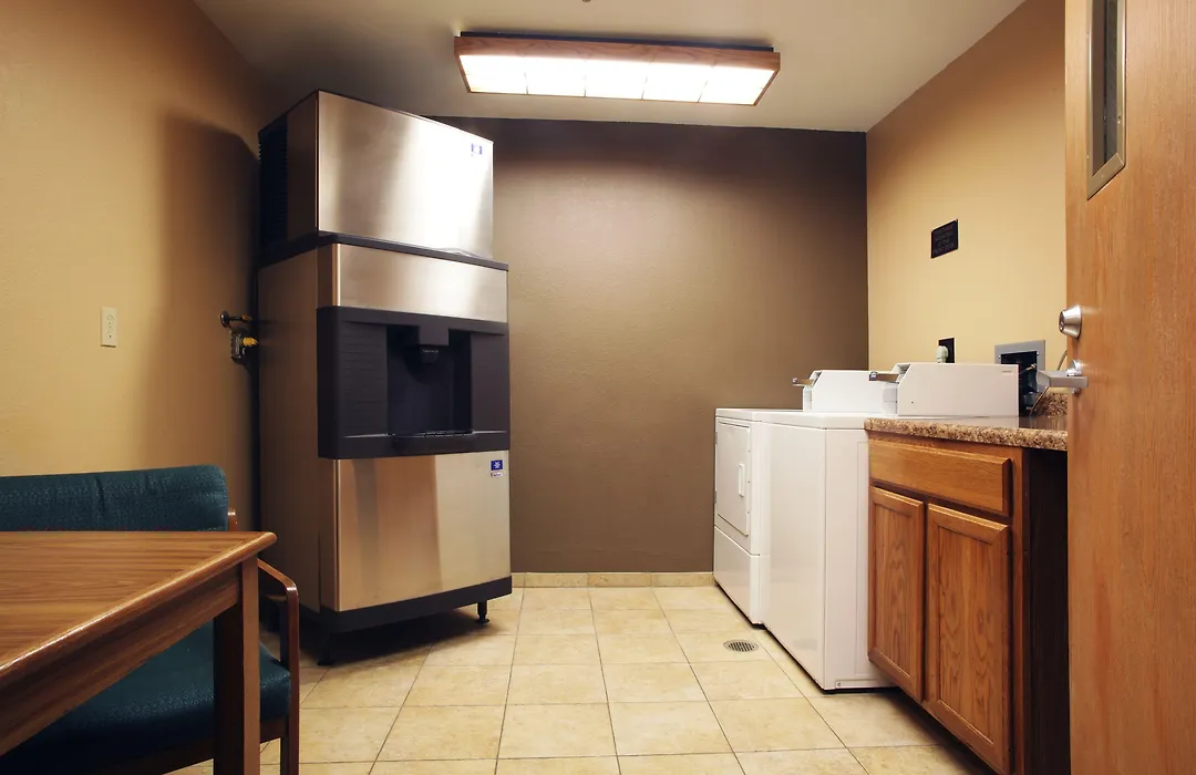 Ramada By Wyndham Spirit Lake/Okoboji-1