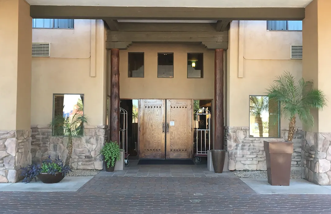 Red Lion Inn & Suites Goodyear Newly Renovated-1