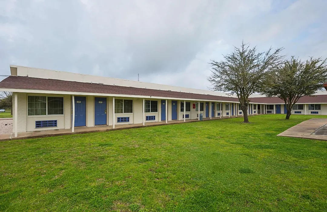 Motel 6-Madisonville, Tx-1