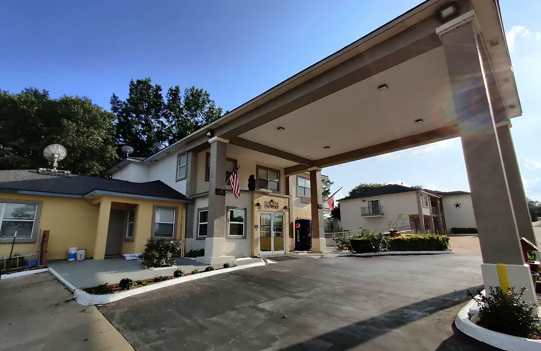 Days Inn By Wyndham Suites Fredericksburg-1