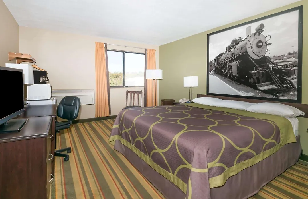 Super 8 By Wyndham Topeka/Wanamaker Rd/I-70-1
