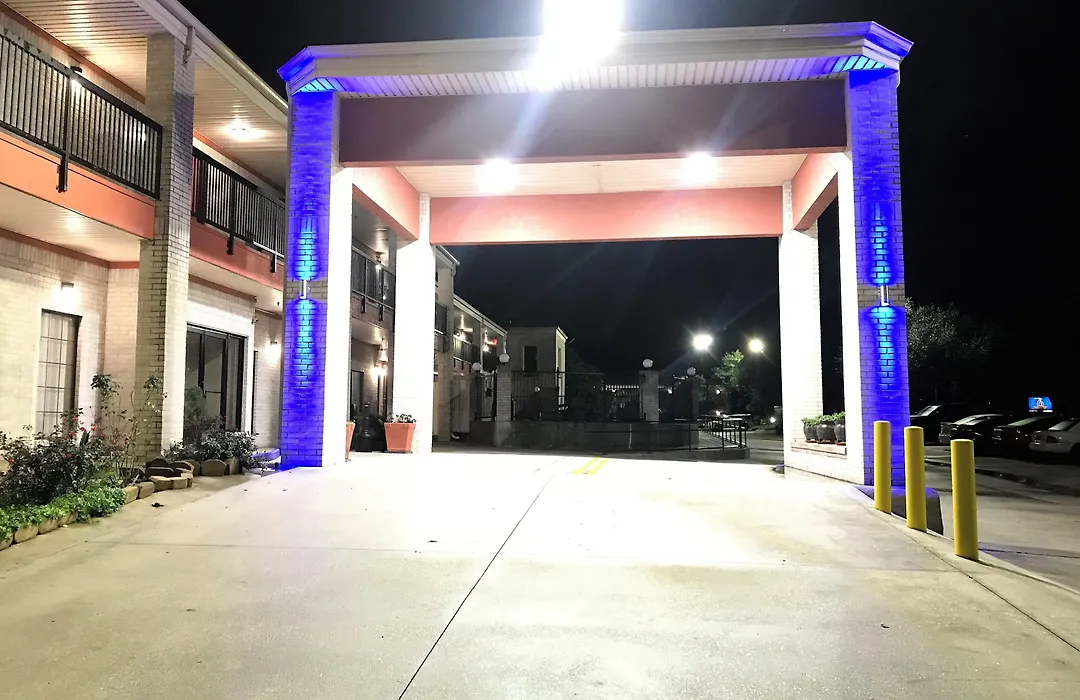 Days Inn By Wyndham San Antonio Near Fiesta Park-1