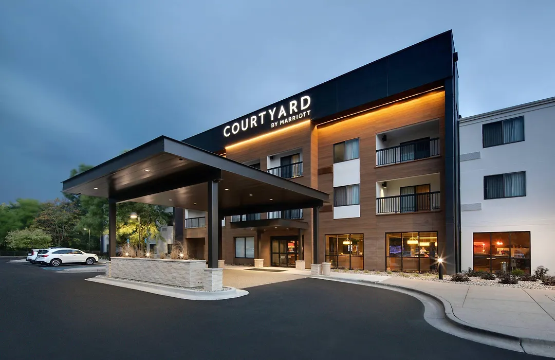 Courtyard Grand Rapids Airport-1