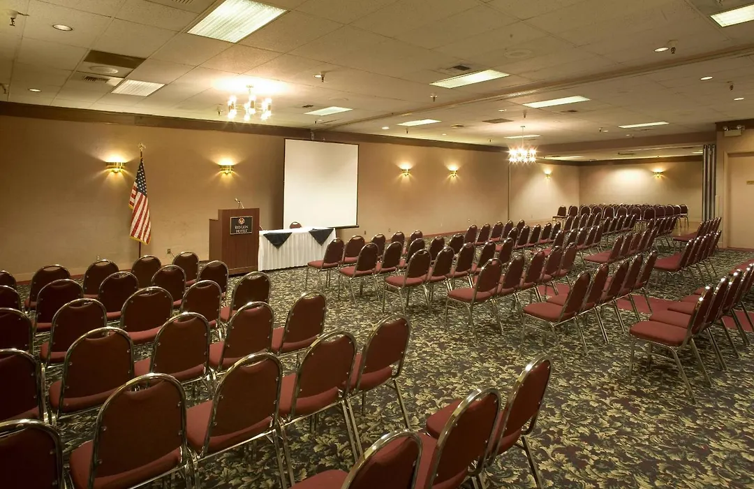 Red Lion Hotel Yakima Center-1