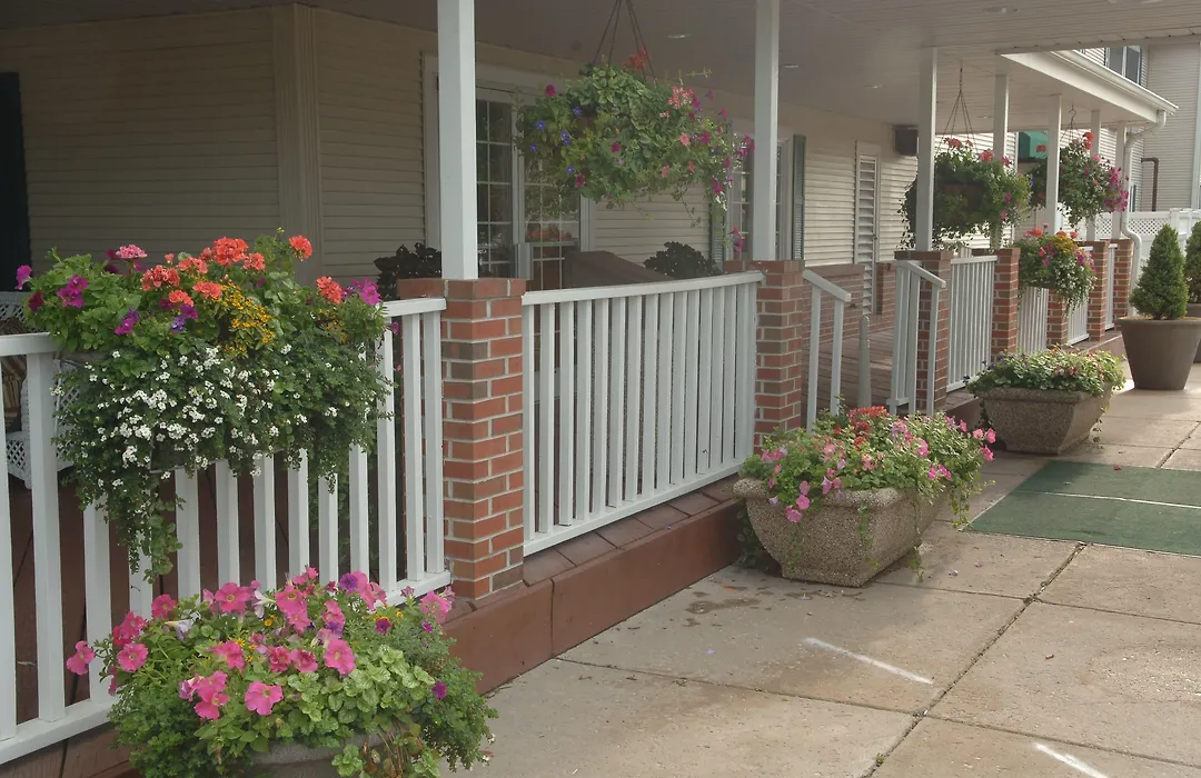 Best Western Plus University Park Inn & Suites-1