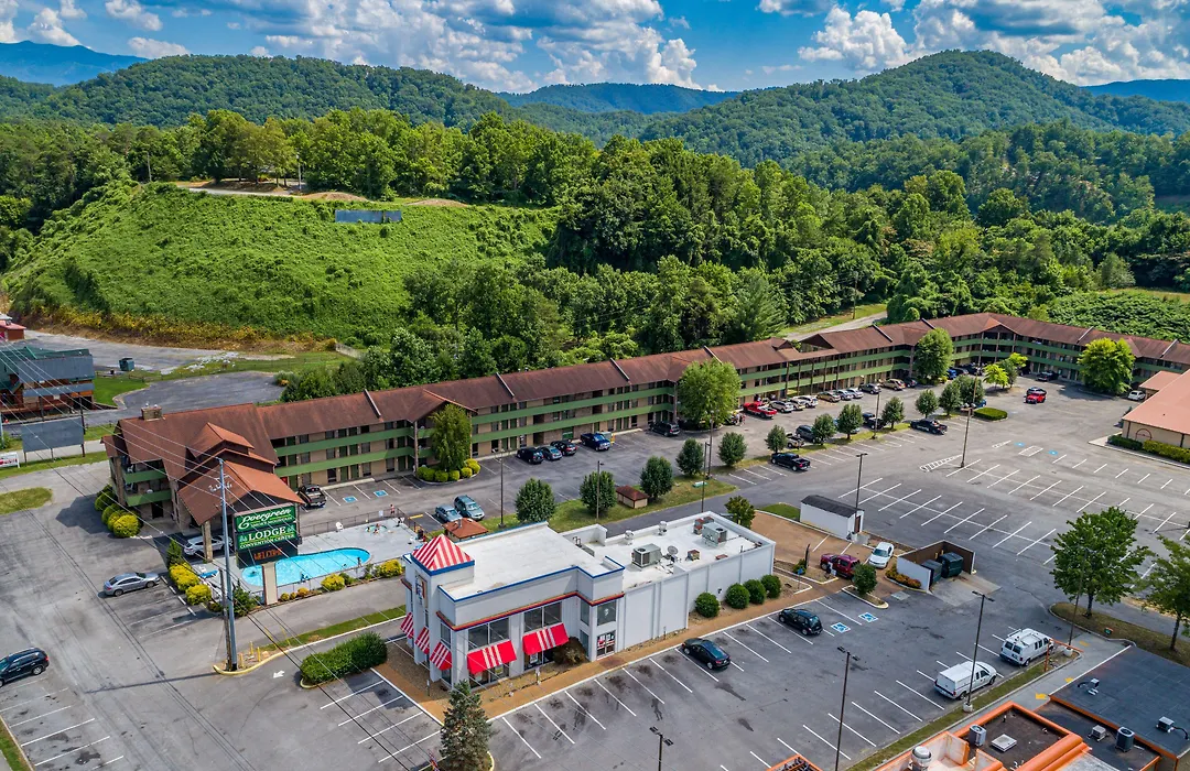 Days Inn By Wyndham Pigeon Forge South-1