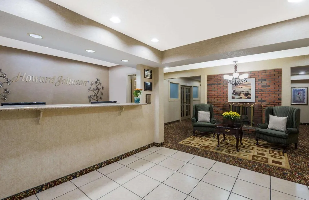 Howard Johnson By Wyndham Springfield-1
