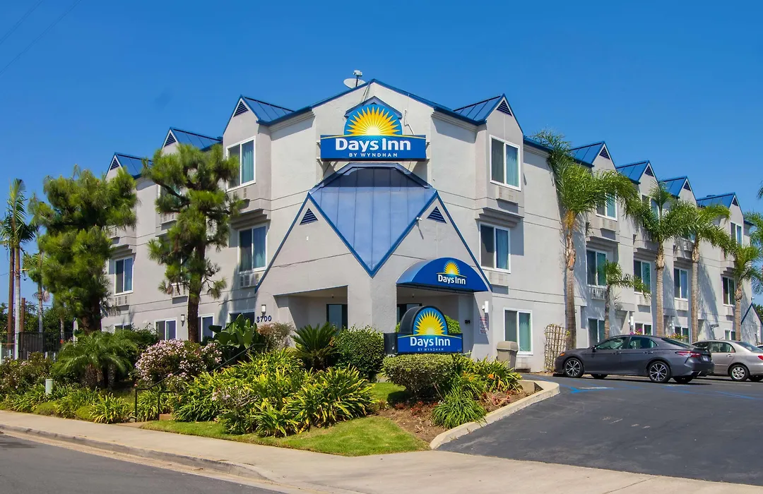 Days Inn By Wyndham Carlsbad-1