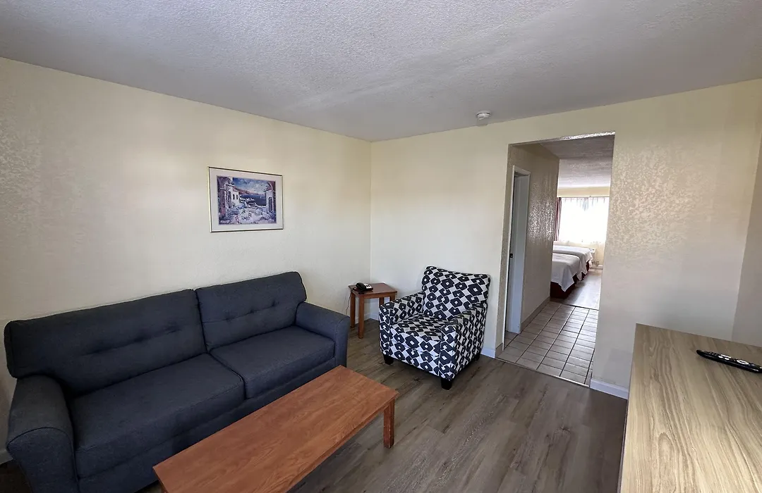 Days Inn By Wyndham San Marcos-1