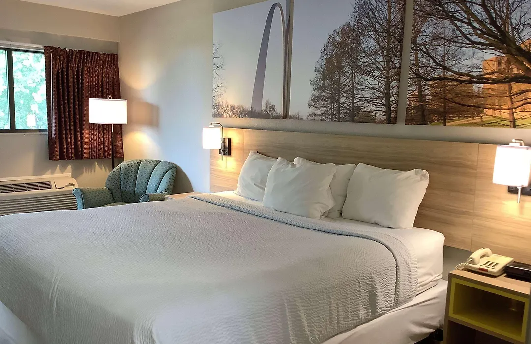 Days Inn By Wyndham Kingdom City-1