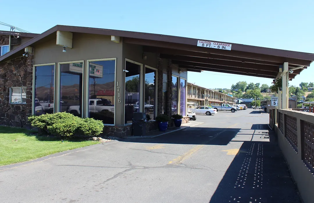 Cedars Inn Lewiston-1