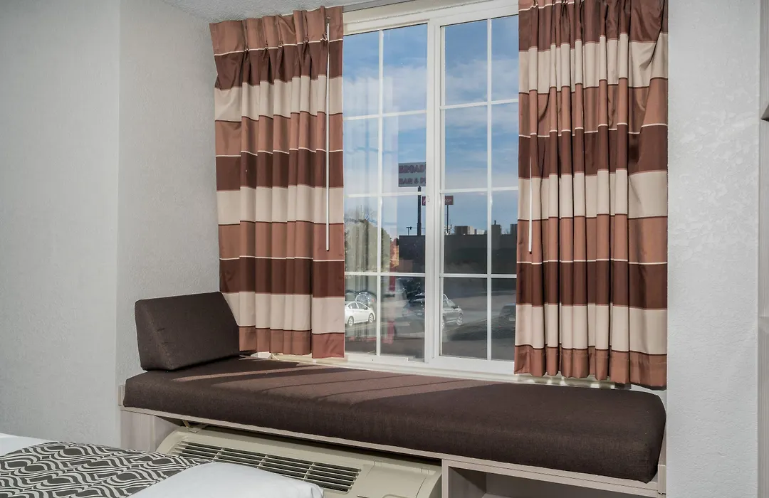 Microtel Inn & Suites By Wyndham Rochester North Mayo Clinic-1