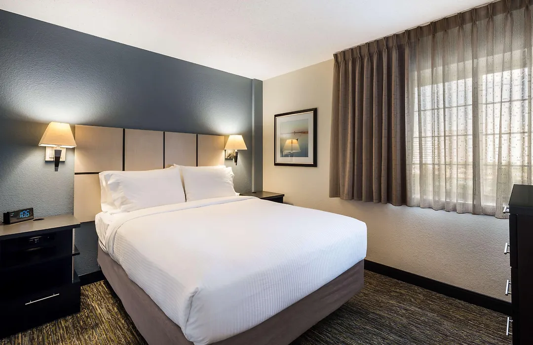 Sonesta Simply Suites Detroit Warren-1