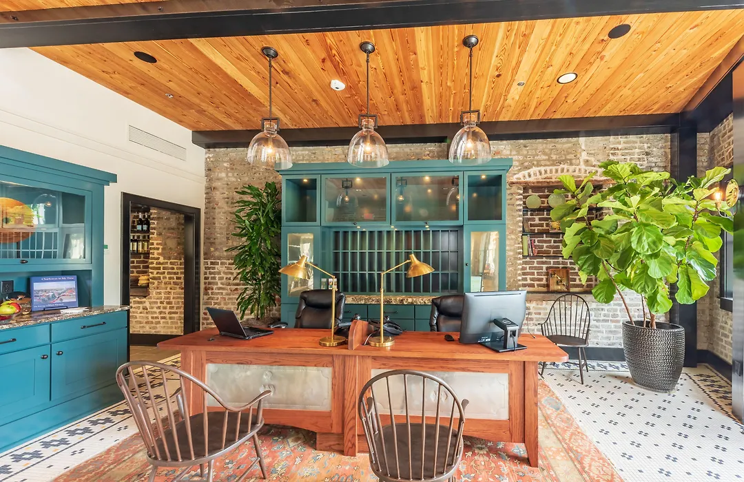 Andrew Pinckney Inn-1