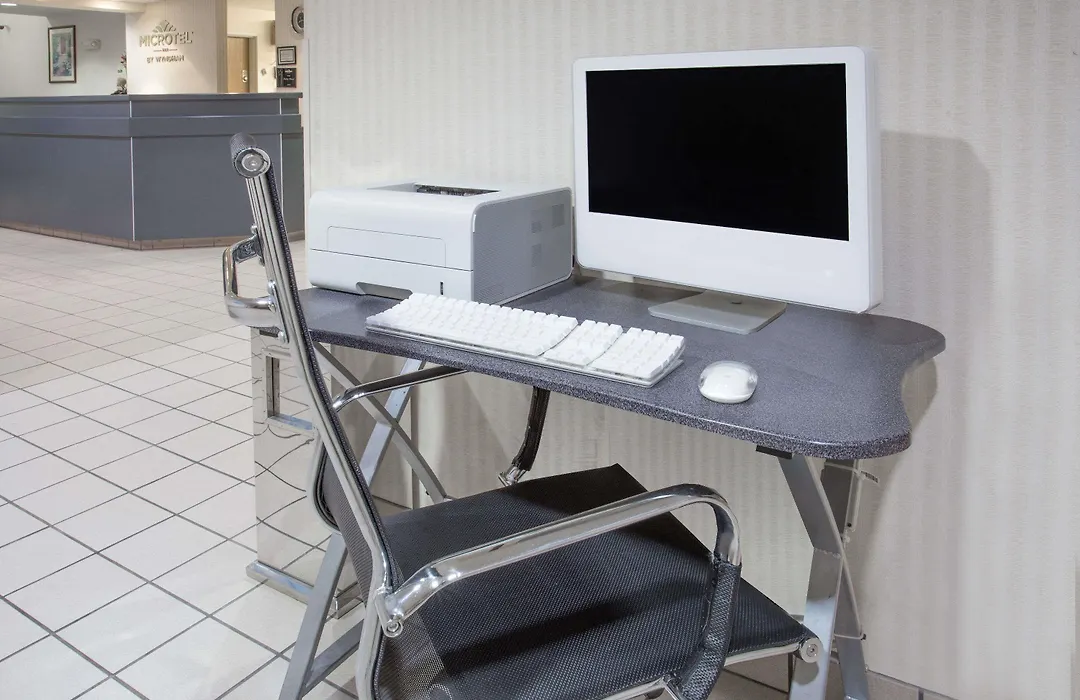 Microtel Inn By Wyndham Janesville-1