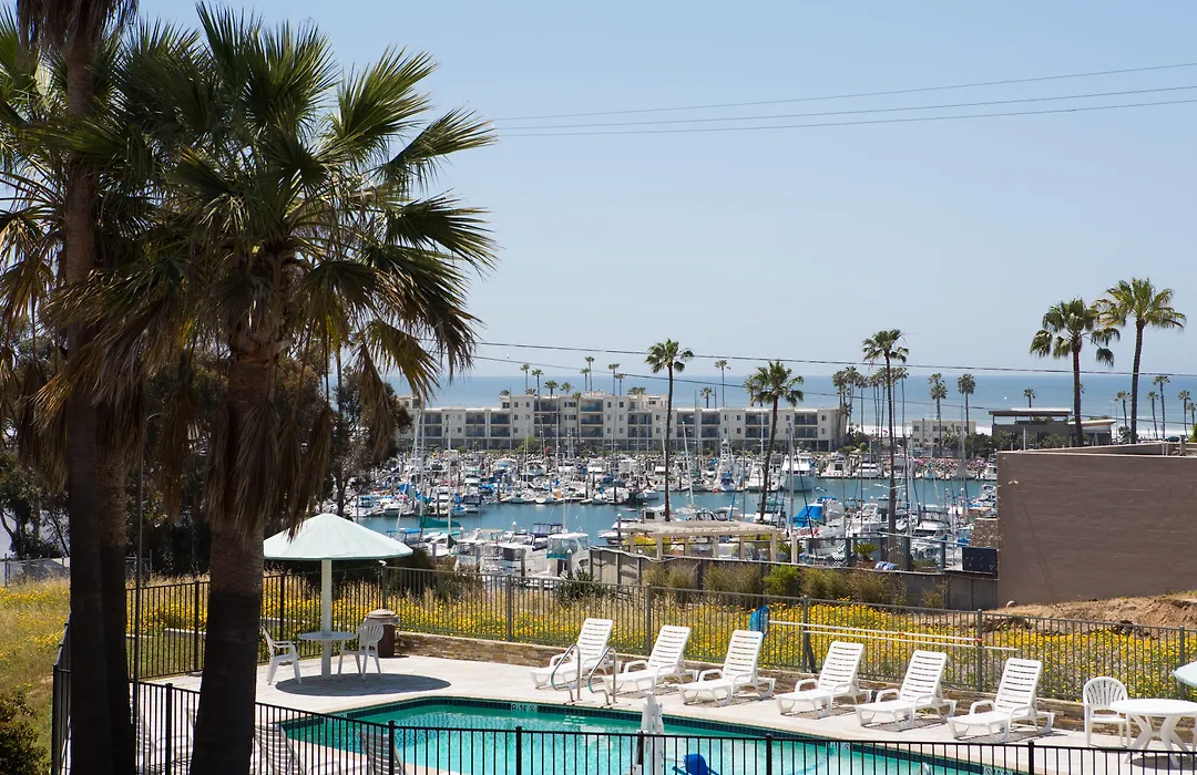 Days Inn By Wyndham Oceanside-1