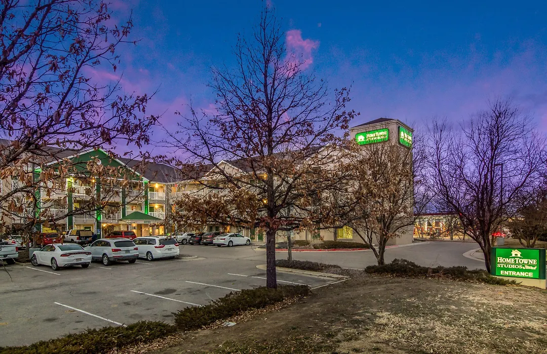 Hometowne Studios By Red Roof Denver - Airport/Aurora-1
