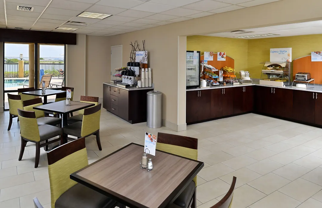 Holiday Inn Express Hotel & Suites Tampa-Rocky Point Island By Ihg-1