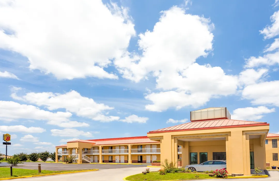 Super 8 By Wyndham Madison/Ridgeland Area-1