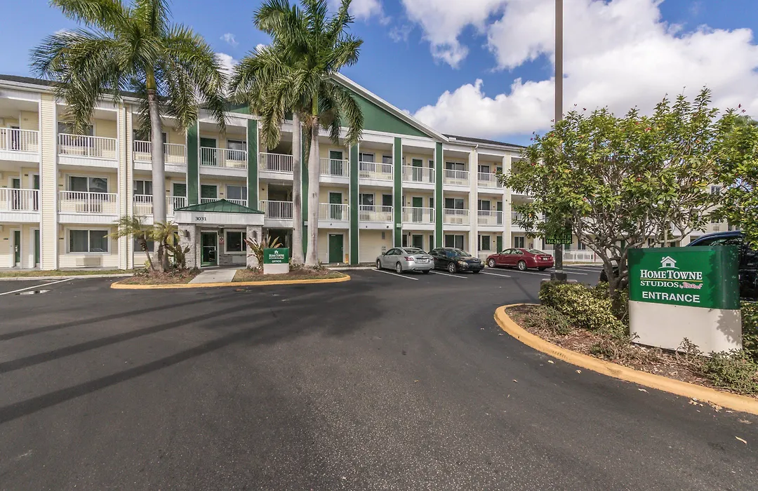 Hometowne Studios By Red Roof Fort Lauderdale-1