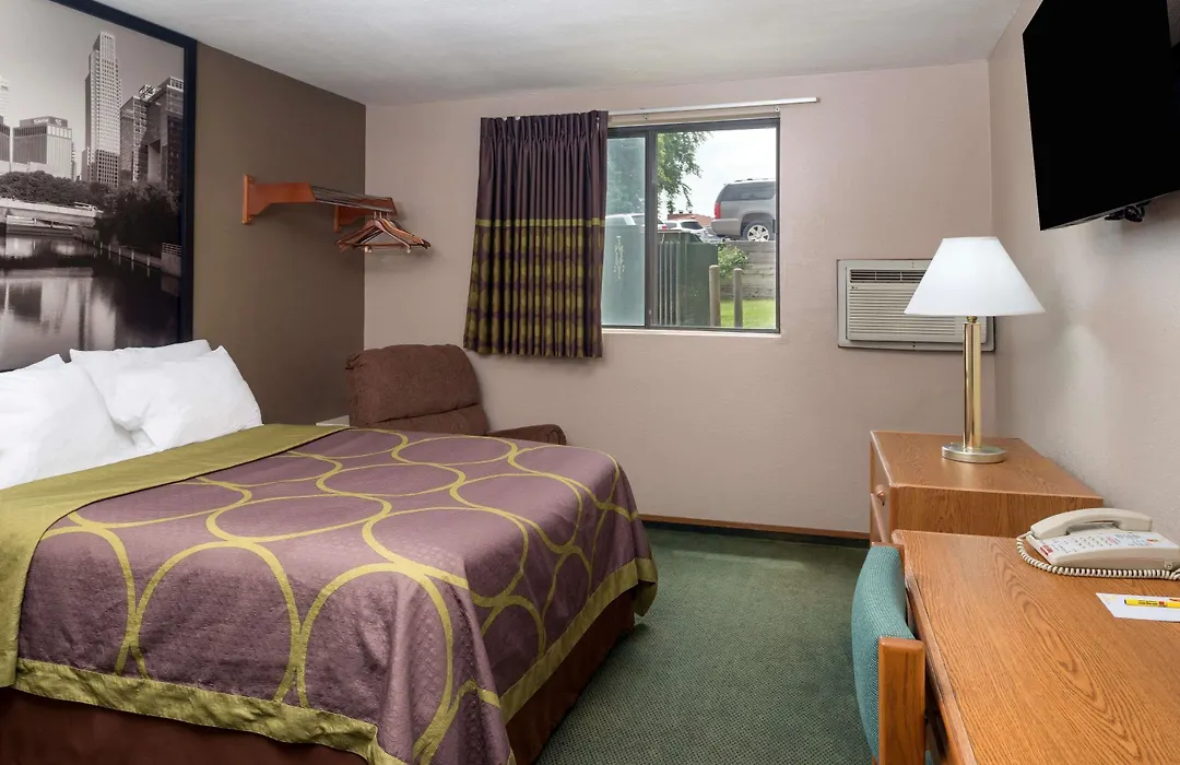 Super 8 By Wyndham Omaha Ne-1
