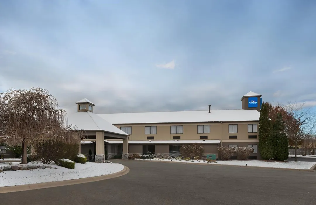 Baymont By Wyndham Belleville Airport Area Free Airport Shuttle-1