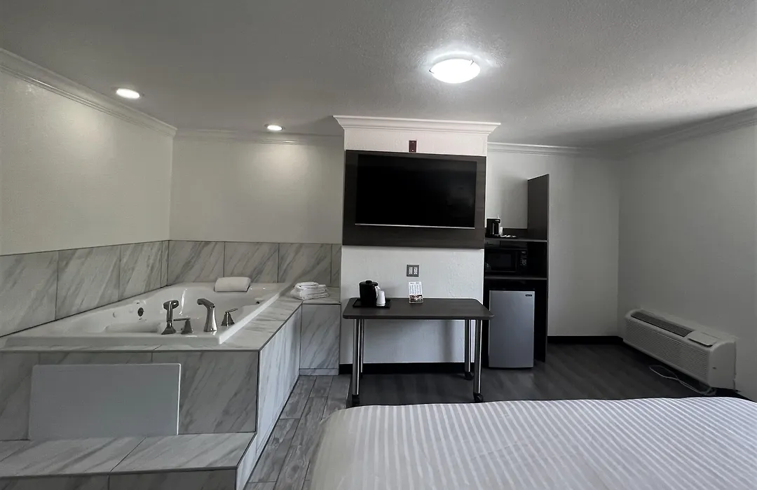 Reagan Resorts Inn (Adults Only)-1