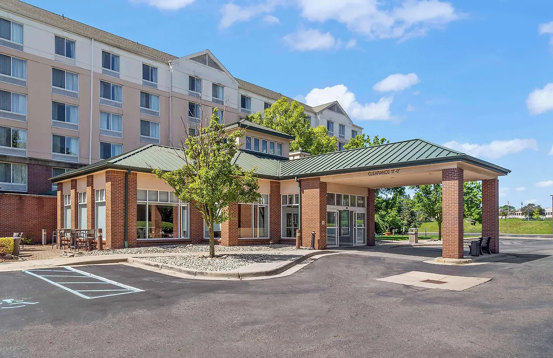 Hilton Garden Inn Plymouth-1