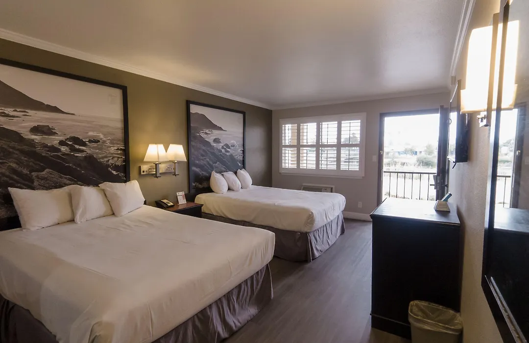 Super 8 By Wyndham Santa Cruz Beach-1