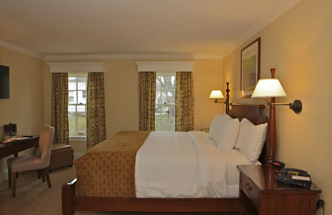 Publick House Historic Inn And Country Motor Lodge-1
