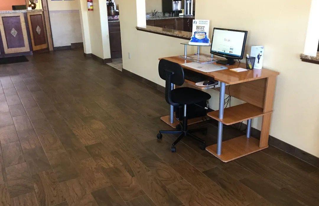 Days Inn By Wyndham Hurricane/Zion National Park Area-1
