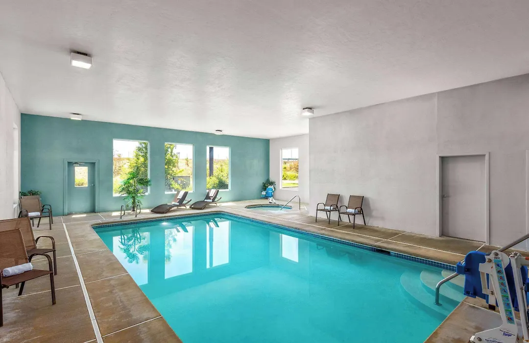 Super 8 By Wyndham Roseburg-1